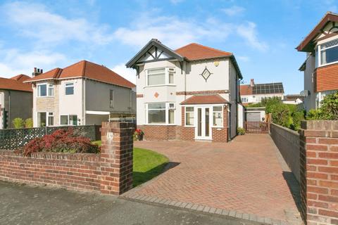 3 bedroom detached house for sale, St. Georges Drive, Deganwy, Conwy, LL31