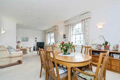 2 bedroom flat for sale, St. Georges Place, Llandudno, Conwy, LL30