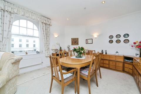 2 bedroom flat for sale, St. Georges Place, Llandudno, Conwy, LL30