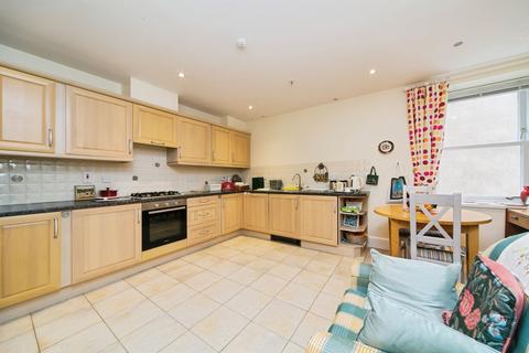 2 bedroom flat for sale, St. Georges Place, Llandudno, Conwy, LL30