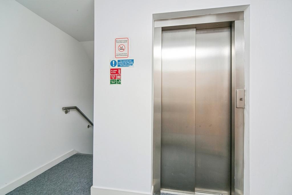 Communal/Lift