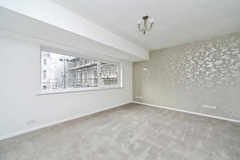 3 bedroom flat for sale, Garth Court, Abbey Road, Llandudno, Conwy, LL30