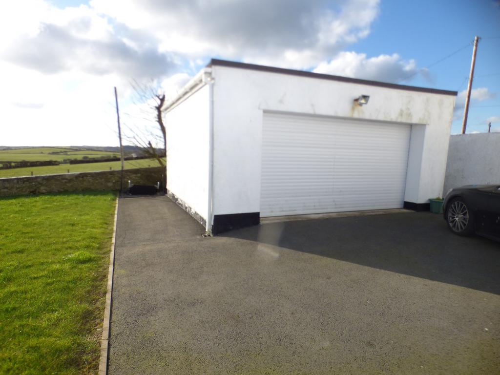 Garage/Workshop