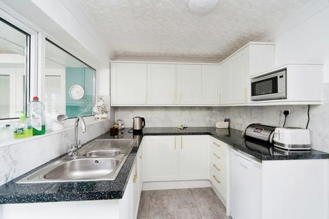 3 bedroom bungalow for sale, Glan Y Don Parc, Bull Bay, Anglesey, Sir Ynys Mon, LL68