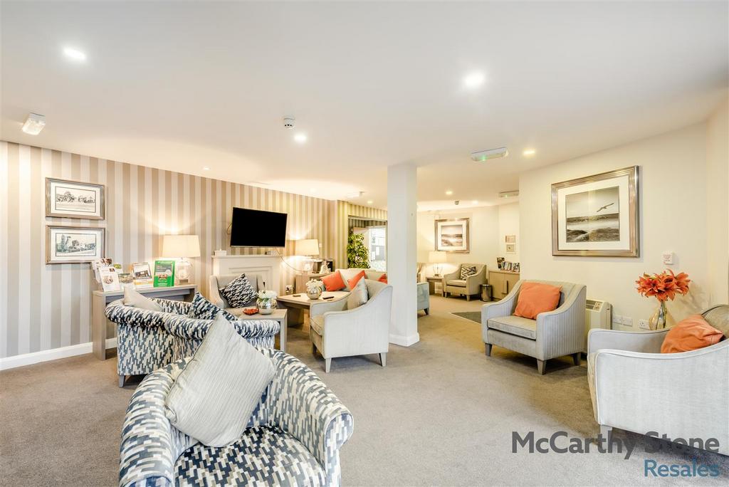 8676261-interior21.jpg