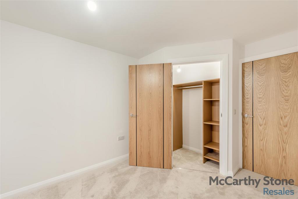 8676261-interior10.jpg