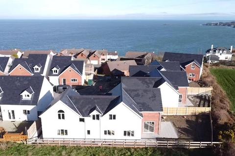 Parys Uchaf, Bull Bay, Anglesey, Sir Ynys Mon, LL68