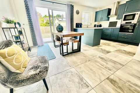 undefined, Lletroed Fawr, Penysarn, Anglesey, Sir Ynys Mon, LL69