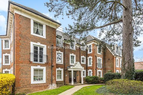 undefined, Woodside Avenue, London, N12