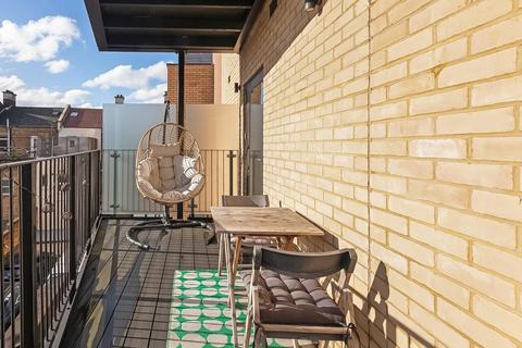 2 bedroom flat for sale, Thurlow Park Road, London, SE21