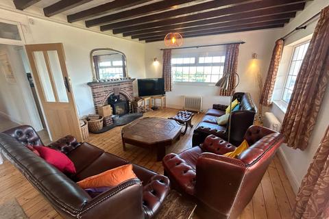 4 bedroom detached house for sale, Ffordd Cynlas, Benllech, Isle Of Anglesey, LL74