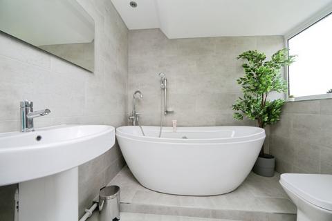 3 bedroom detached house for sale, Bay View Road, Benllech, Isle Of Anglesey, LL74