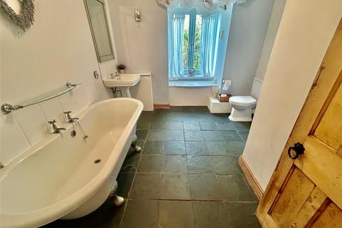 undefined, Mynydd Bodafon, Llannerch-y-Medd, Isle of Anglesey, LL71