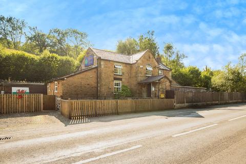 4 bedroom detached house for sale, Denbigh Road, Hendre, Yr Wyddgrug, Denbigh Road, CH7