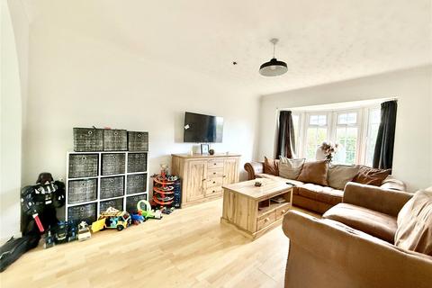3 bedroom end of terrace house for sale, William Close, Christchurch BH23