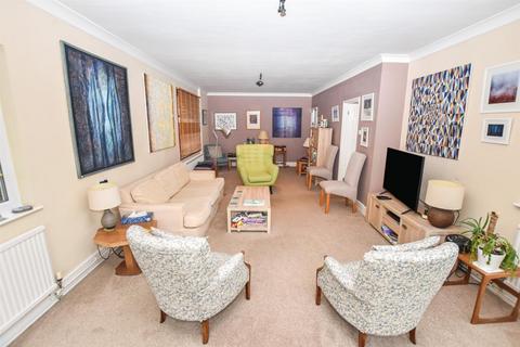 4 bedroom detached house for sale, Franklin Road, North Fambridge