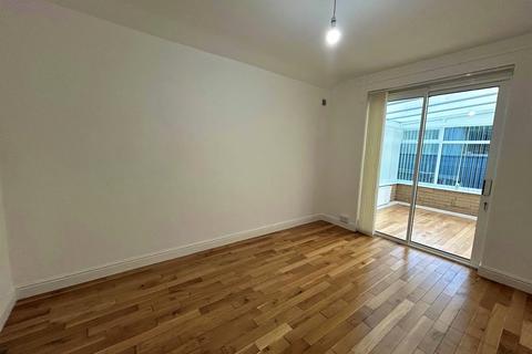 undefined, Shrewsbury Road, Prenton, CH43