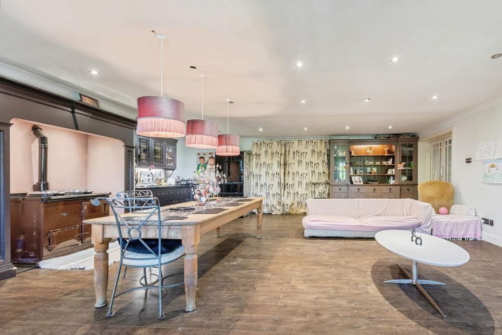 Kitchen/Dining