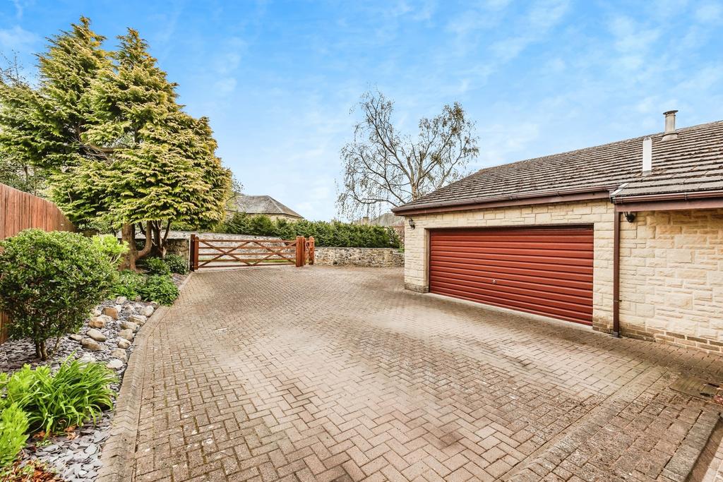 Front/Driveway