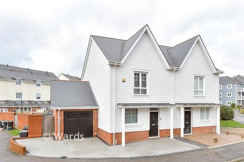 3 bedroom semi-detached house for sale, Berry Drive, Snodland ME6