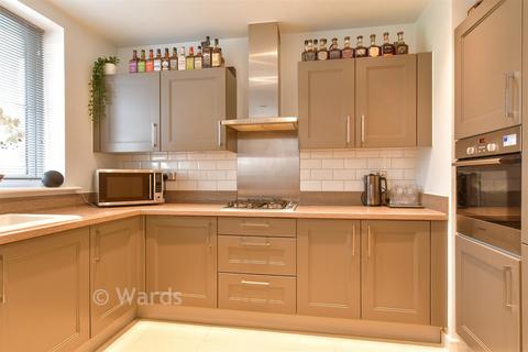 3 bedroom semi-detached house for sale, Berry Drive, Snodland ME6