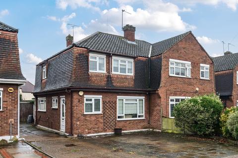 3 bedroom semi-detached house for sale, Fairoak Gardens, Romford RM1