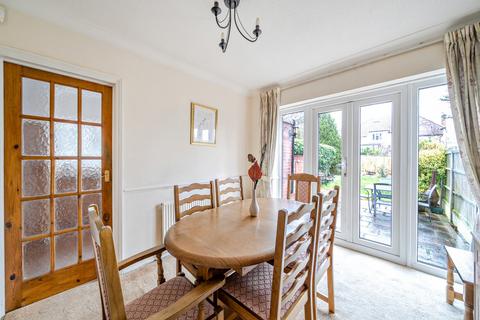 3 bedroom semi-detached house for sale, Fairoak Gardens, Romford RM1