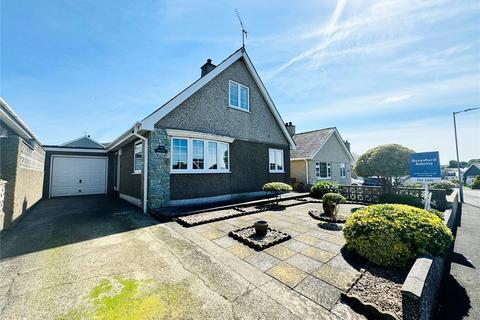 3 bedroom bungalow for sale, Bro Gwylwyr, Nefyn, Pwllheli, Bro Gwylwyr, LL53