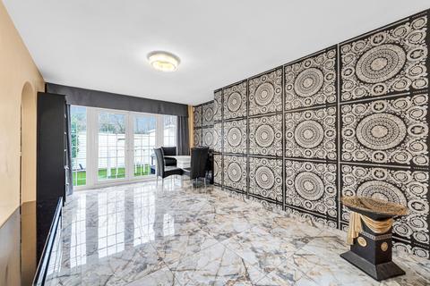 2 bedroom detached house for sale, Queensway, Shenley, WD7