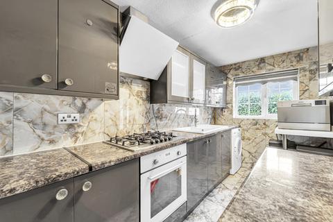 2 bedroom detached house for sale, Queensway, Shenley, WD7