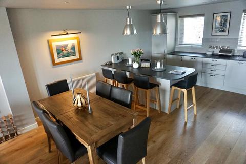 undefined, Yr Hen Lys, Pwllheli, Gwynedd, LL53