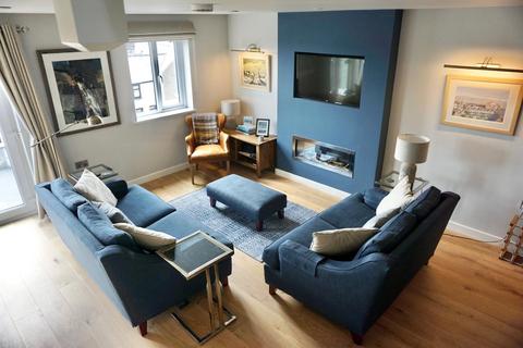 undefined, Yr Hen Lys, Pwllheli, Gwynedd, LL53