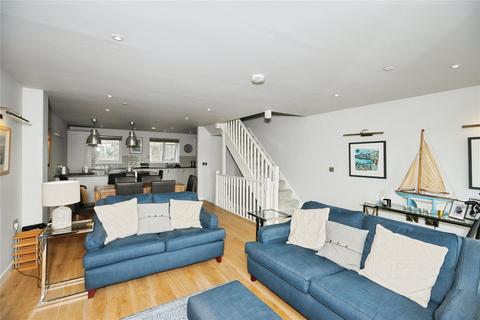 undefined, Yr Hen Lys, Pwllheli, Gwynedd, LL53