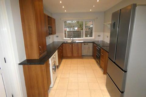 3 bedroom terraced house to rent, Garstang Road North, Preston PR4