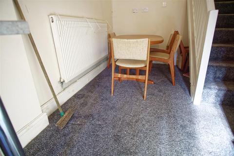 undefined, 2-Bedroom Flat to Let on New Hall Lane, Preston