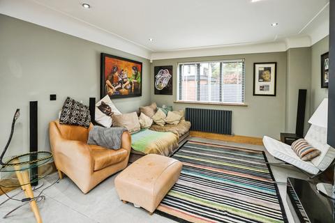 undefined, Bertram Close, Wirral, Merseyside, CH47