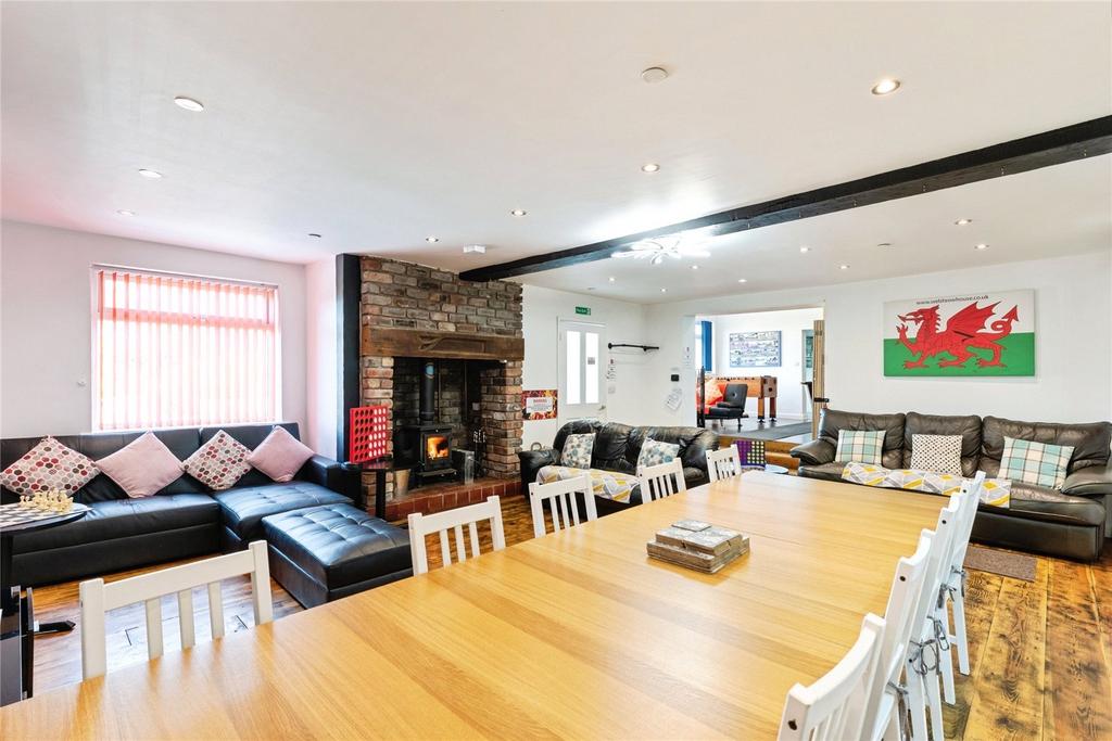 Living Room/Diner