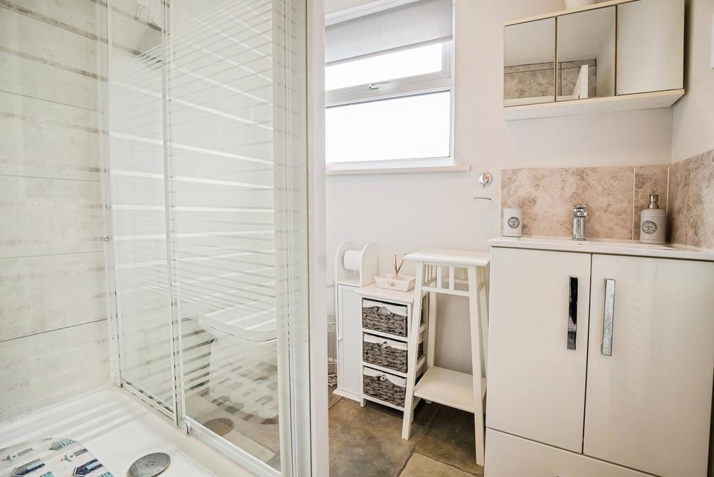 Bathroom - Studio