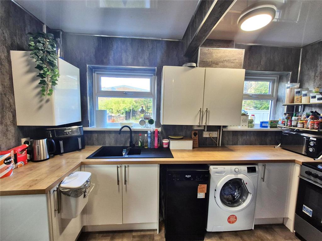 Kitchen/ Breakfast