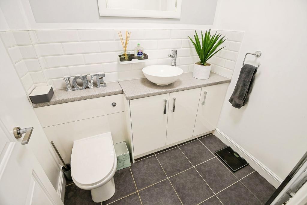 Downstiars Wc