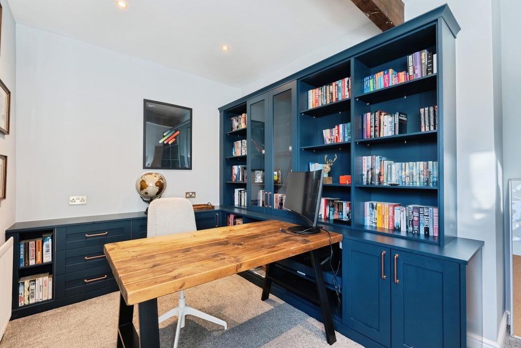 Study / Bedroom