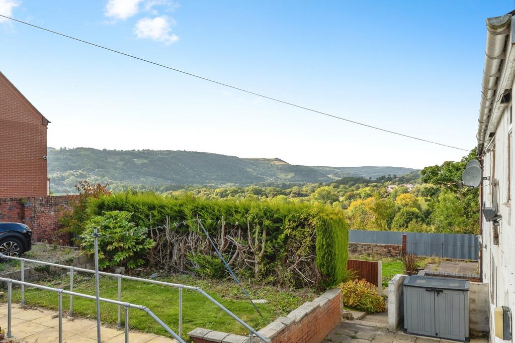 Views &amp; Front Garden