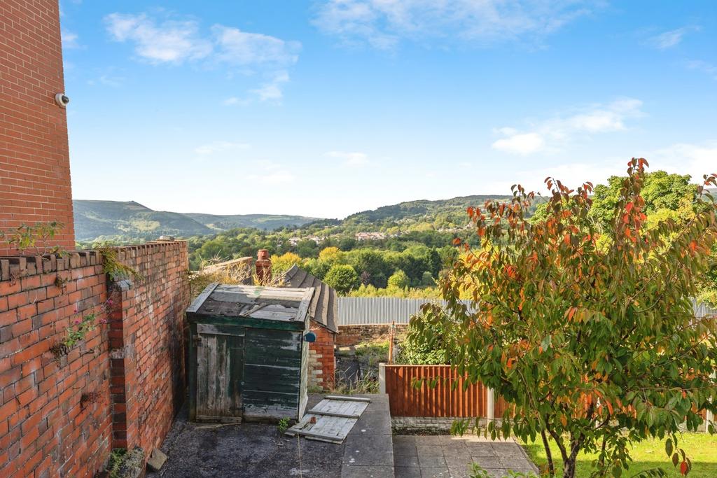 Views &amp; Front Garden