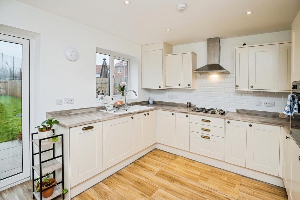 Kitchen/ Dining Room