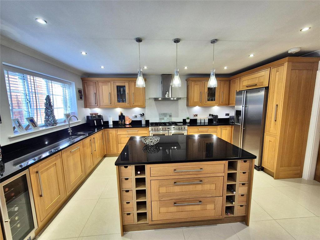 Kitchen/ Dining Room