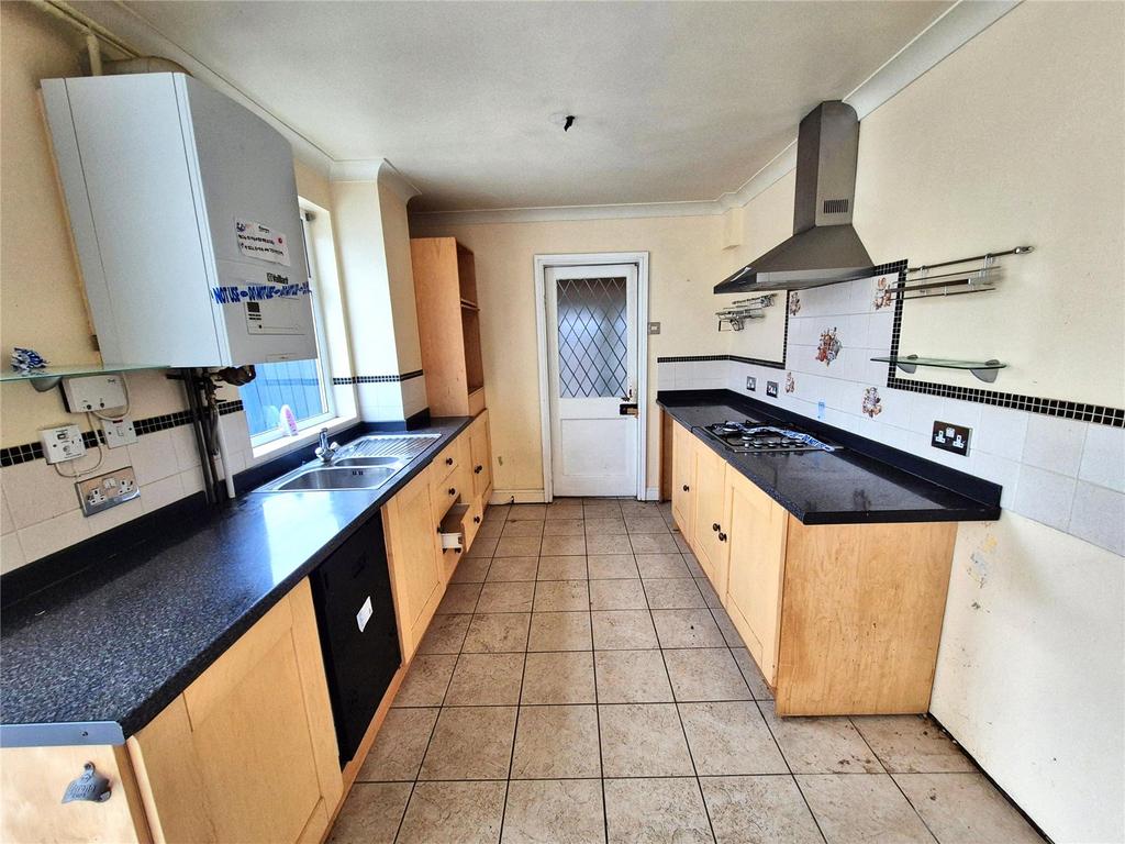 Kitchen/ Dining Room