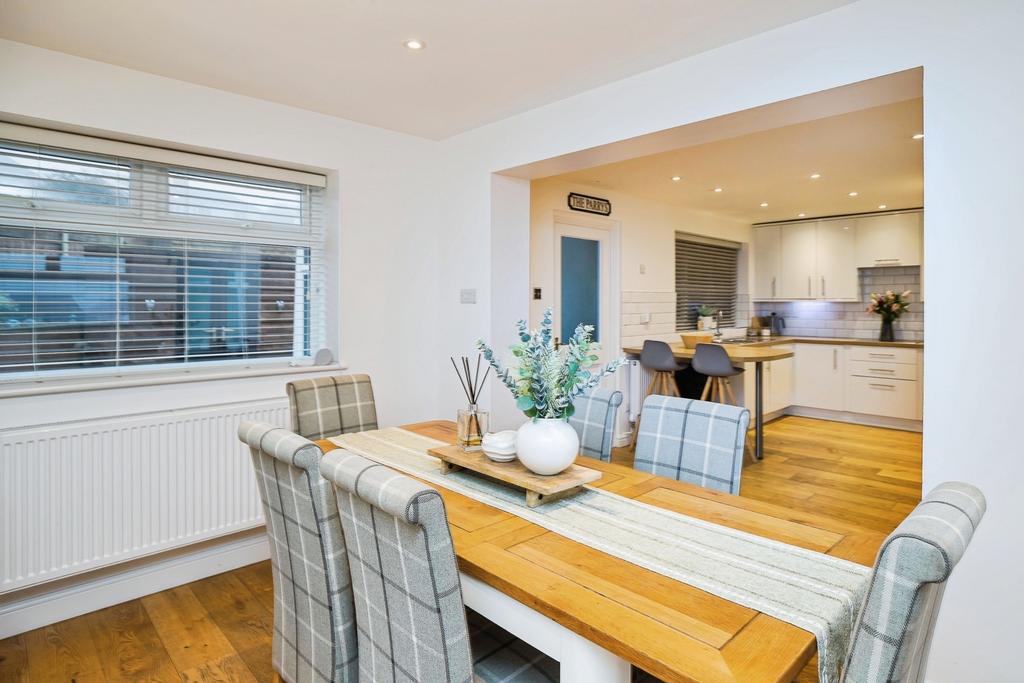 Kitchen/Dining Area