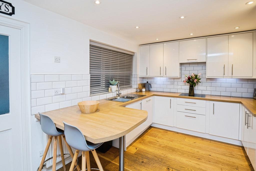 Kitchen/Dining Area