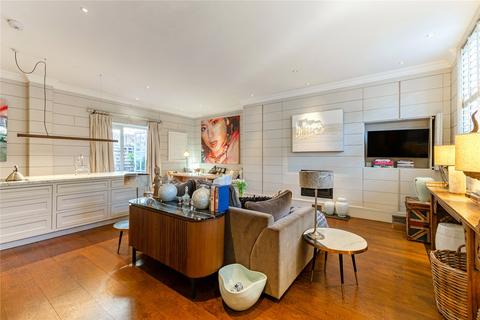 3 bedroom terraced house to rent, Kersley Mews, London, SW11