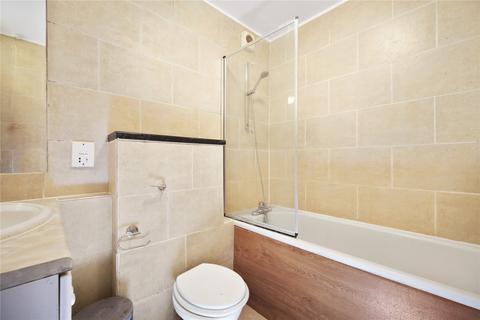 2 bedroom flat to rent, St. Mary Le Park Court, Parkgate Road, London, SW11